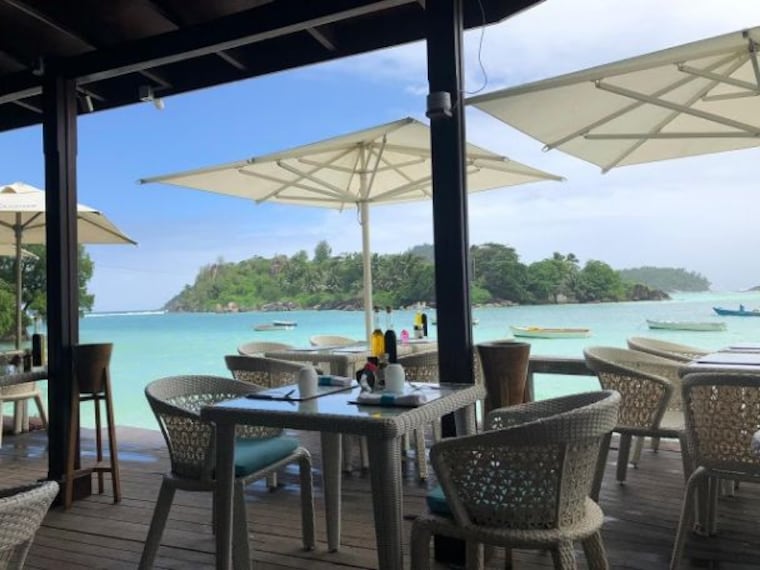 Delplace Bar and Restaurant-2